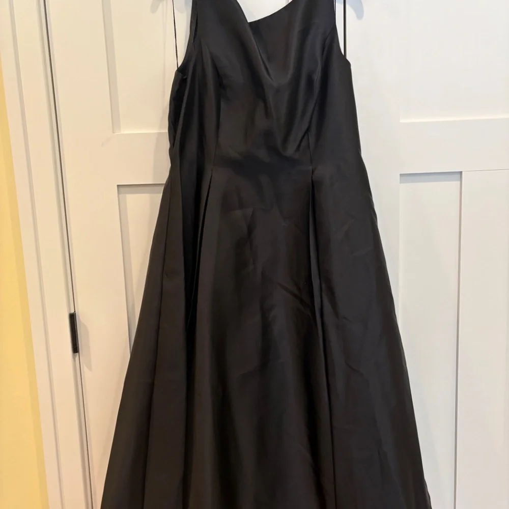 Adrianna Papell Sleeveless Mikado Fit And Flare Midi Dress With V-Back In Black - Picture 5 of 10